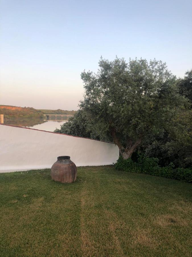 Bed and Breakfast Montes De Charme Avis Esterno foto