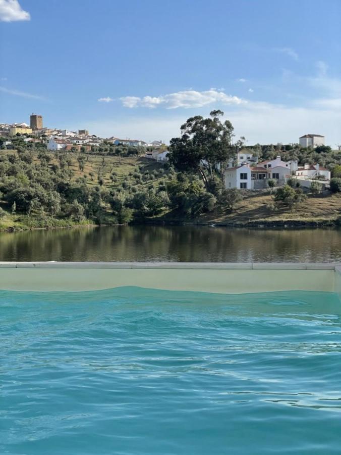 Bed and Breakfast Montes De Charme Avis Esterno foto
